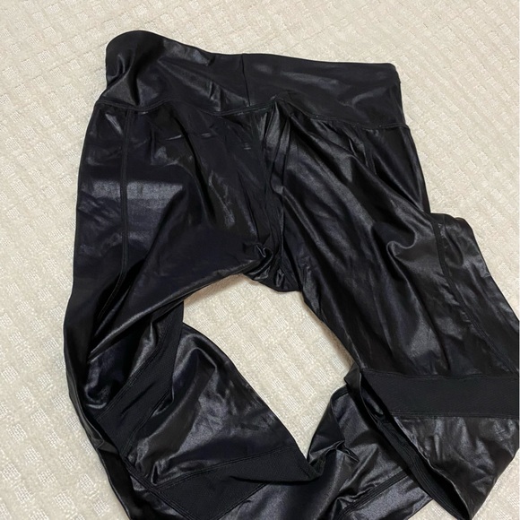 NUX black shiny leggings with lace detailing - Picture 4 of 9